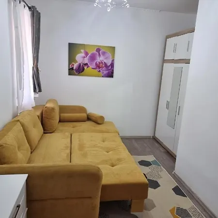Homestay Haq House Bucharest